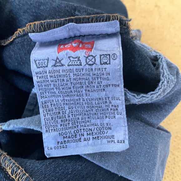 Levi’s Black Denim Distressed Button Fly Jeans (36x32) - Picture 10 of 12